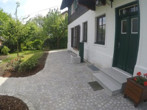 Kopfsteinpflasterweg